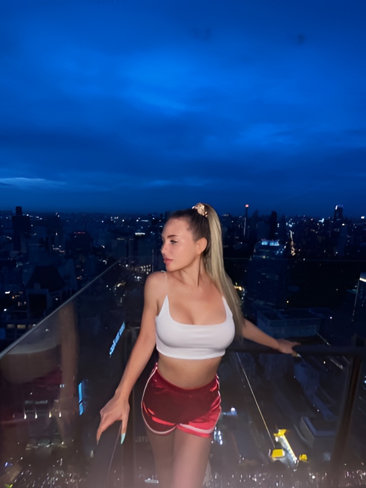 Римма привлекательная девушка из Мариуполя цена от 2500 руб