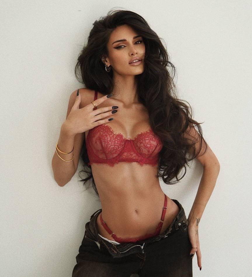 Анита привлекальеная девушка из Мариуполя цена от 6000 руб