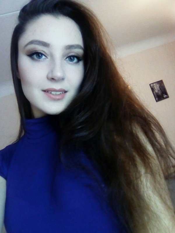 Ева привлекательная девушка из Мариуполя цена от 4000 руб