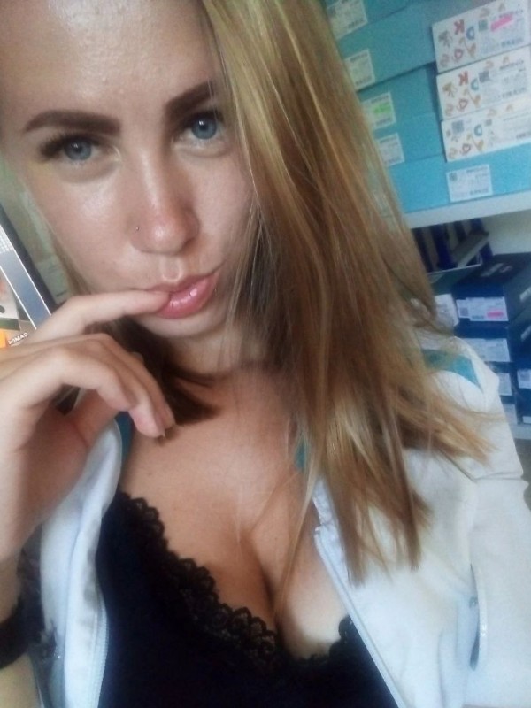 Маша привлекательная девушка из Мариуполя цена от 3000 руб