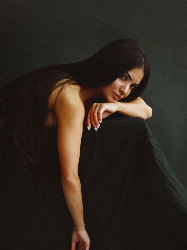 Рада привлекательная девушка из Мариуполя цена от 8000 руб