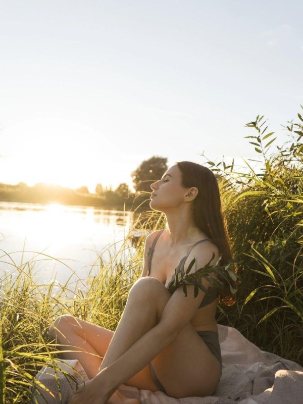 Габриэлла привлекательная девушка из Мариуполя цена от 5000 руб